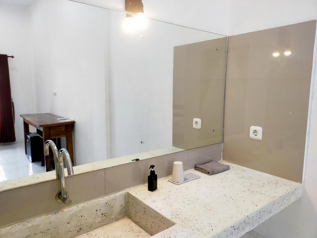 Mango Room Mandalika Kuta  Екстер'єр фото
