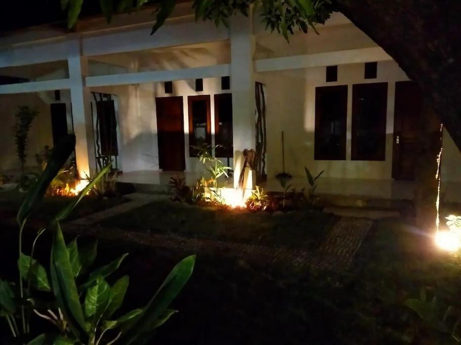 Mango Room Mandalika Kuta  Екстер'єр фото